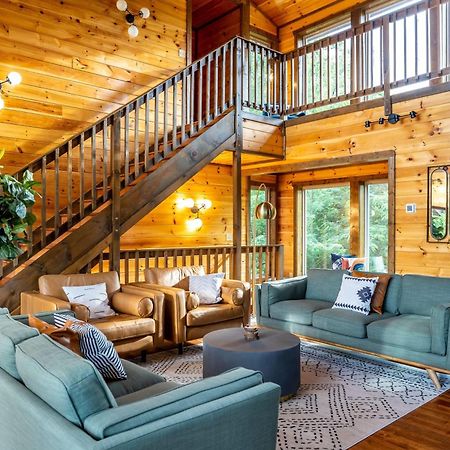 The Solstice - Amenities Galore Mountain Retreat Гетлинбург Екстериор снимка