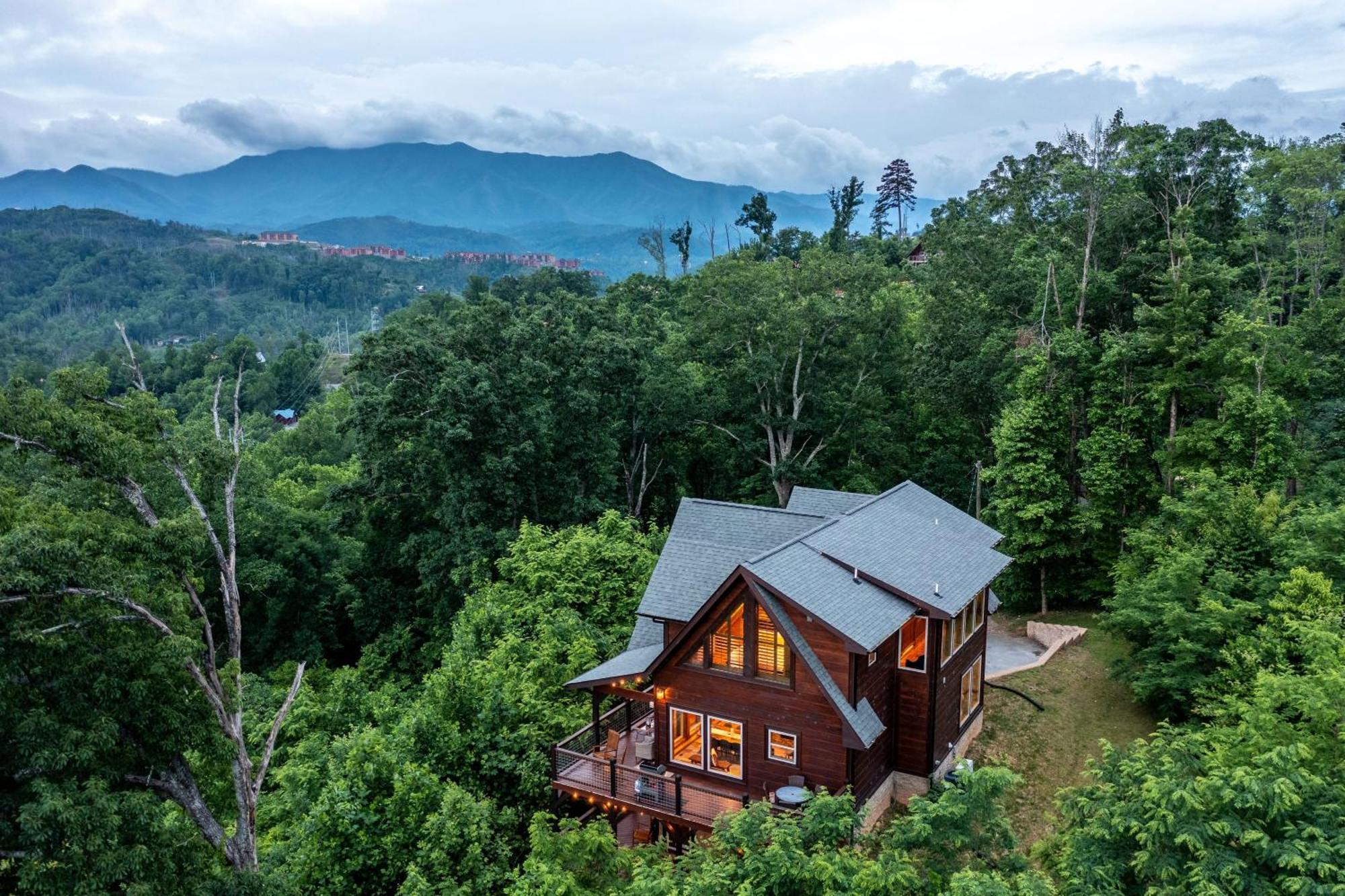 The Solstice - Amenities Galore Mountain Retreat Гетлинбург Екстериор снимка