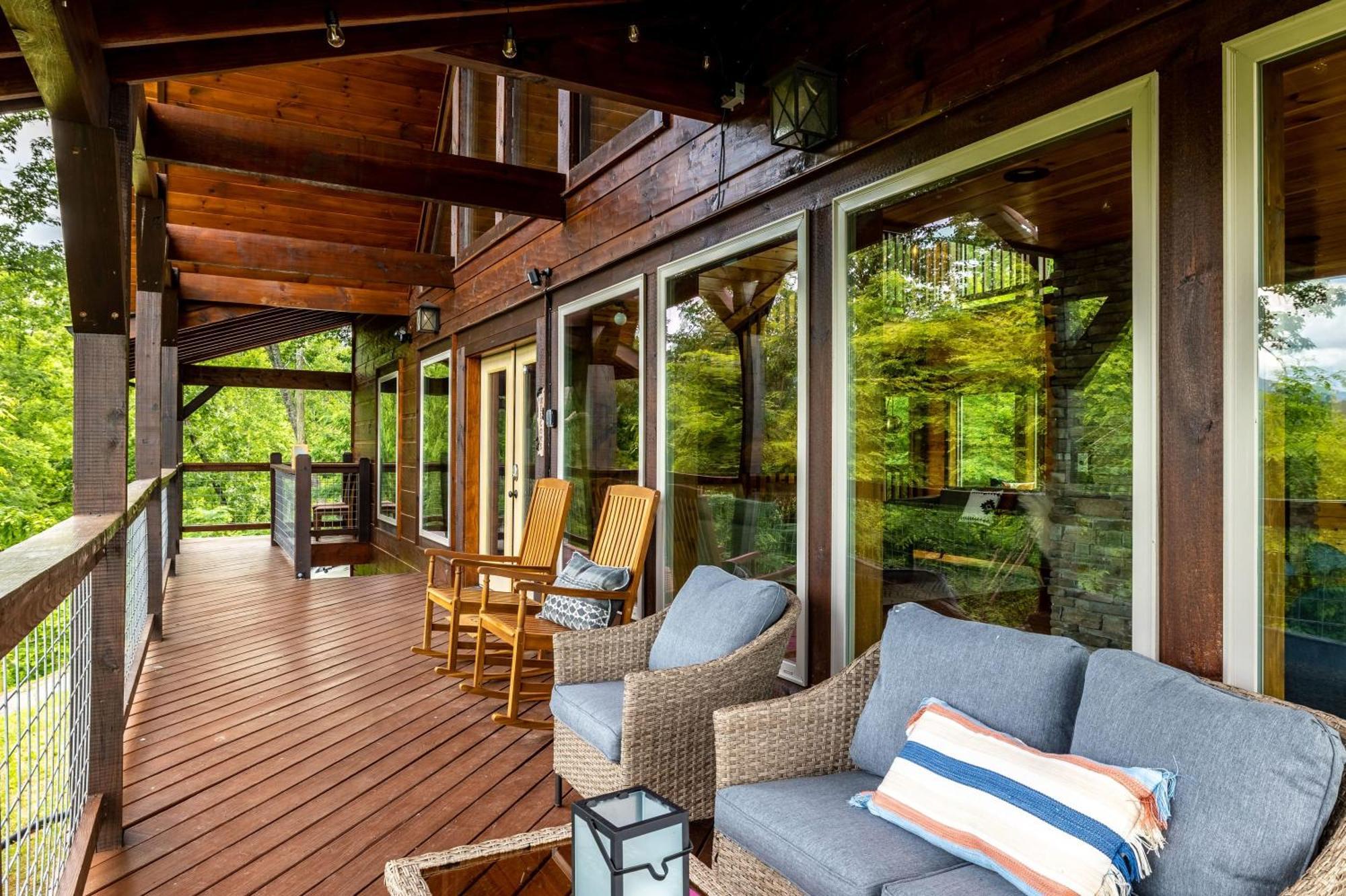 The Solstice - Amenities Galore Mountain Retreat Гетлинбург Екстериор снимка