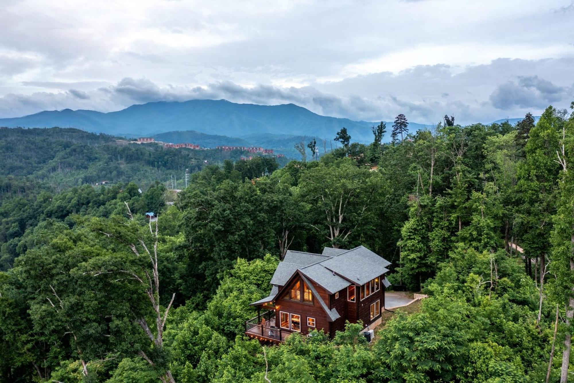 The Solstice - Amenities Galore Mountain Retreat Гетлинбург Екстериор снимка