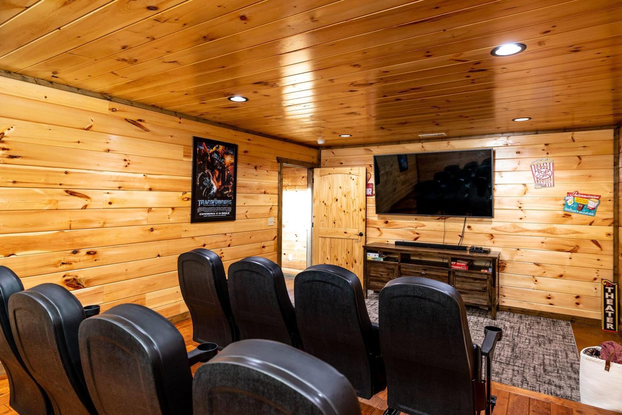 The Solstice - Amenities Galore Mountain Retreat Гетлинбург Екстериор снимка