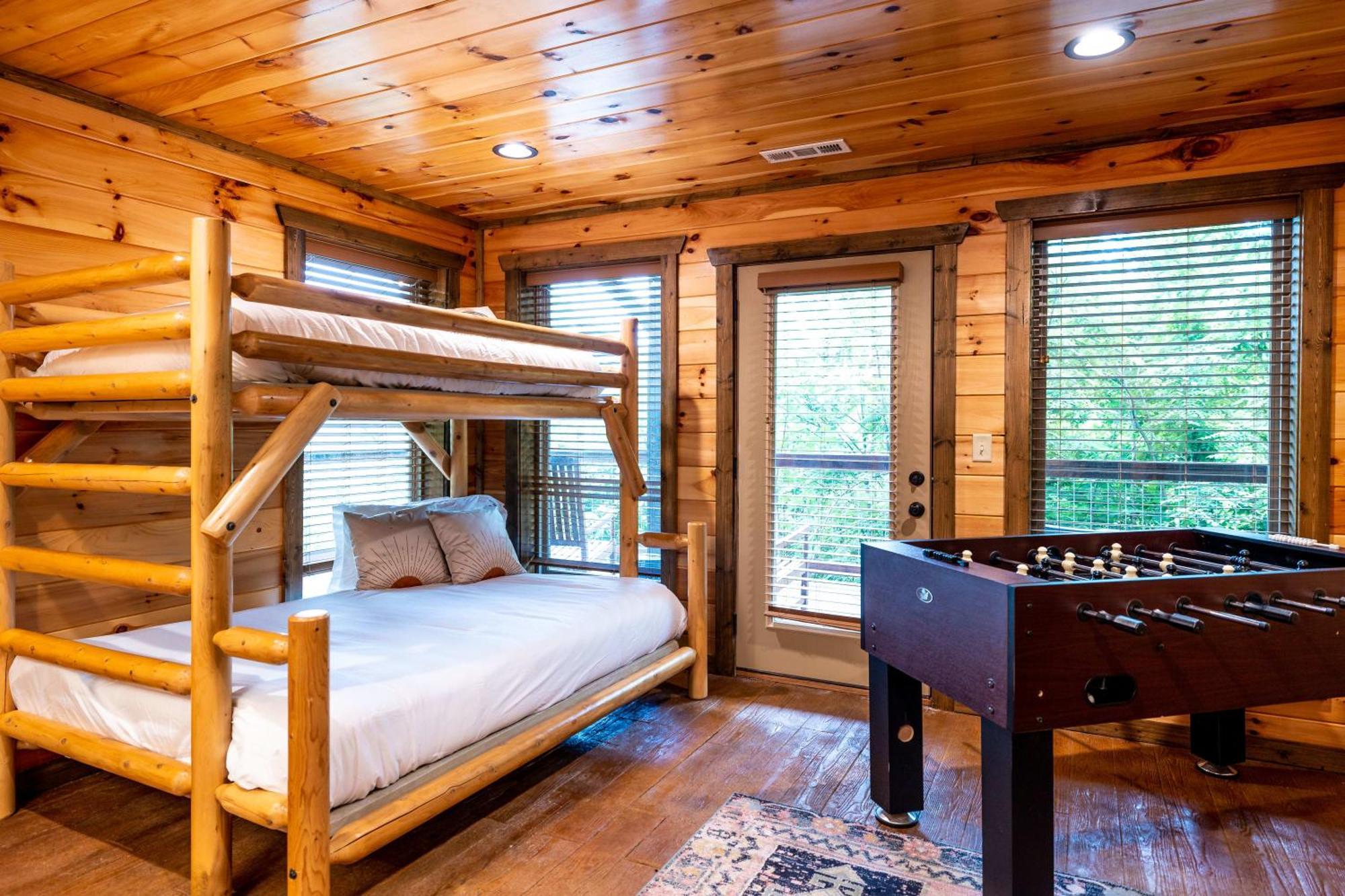 The Solstice - Amenities Galore Mountain Retreat Гетлинбург Екстериор снимка