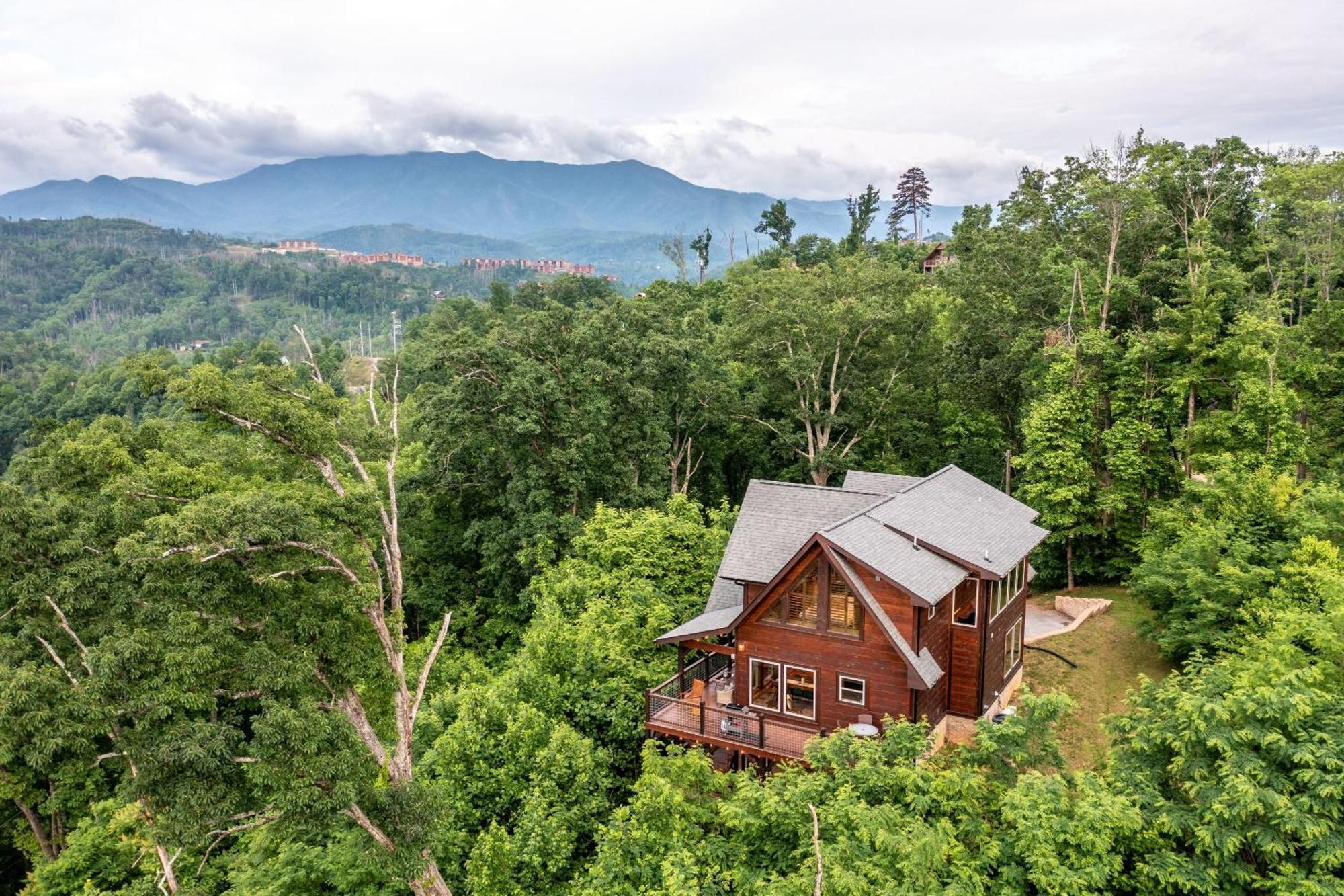 The Solstice - Amenities Galore Mountain Retreat Гетлинбург Екстериор снимка