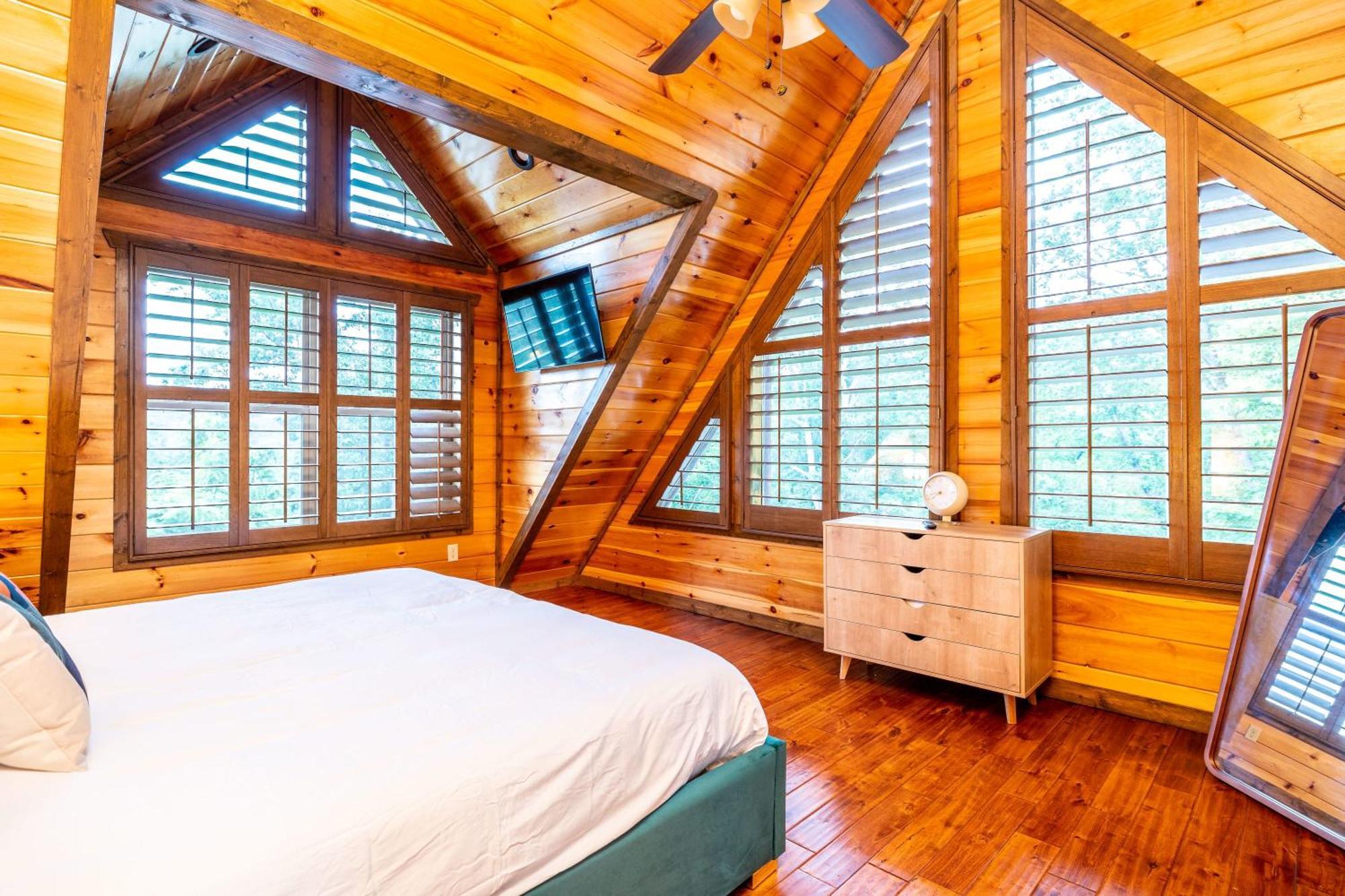 The Solstice - Amenities Galore Mountain Retreat Гетлинбург Екстериор снимка