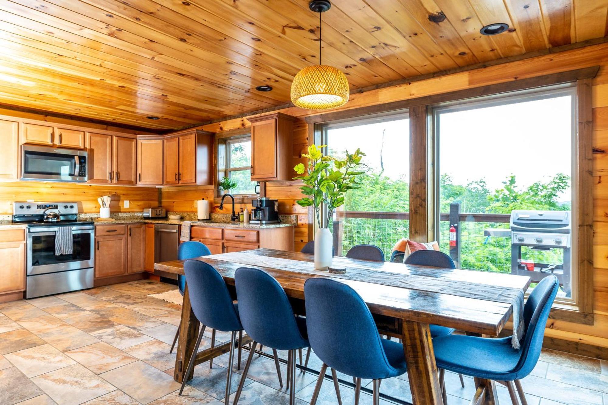The Solstice - Amenities Galore Mountain Retreat Гетлинбург Екстериор снимка