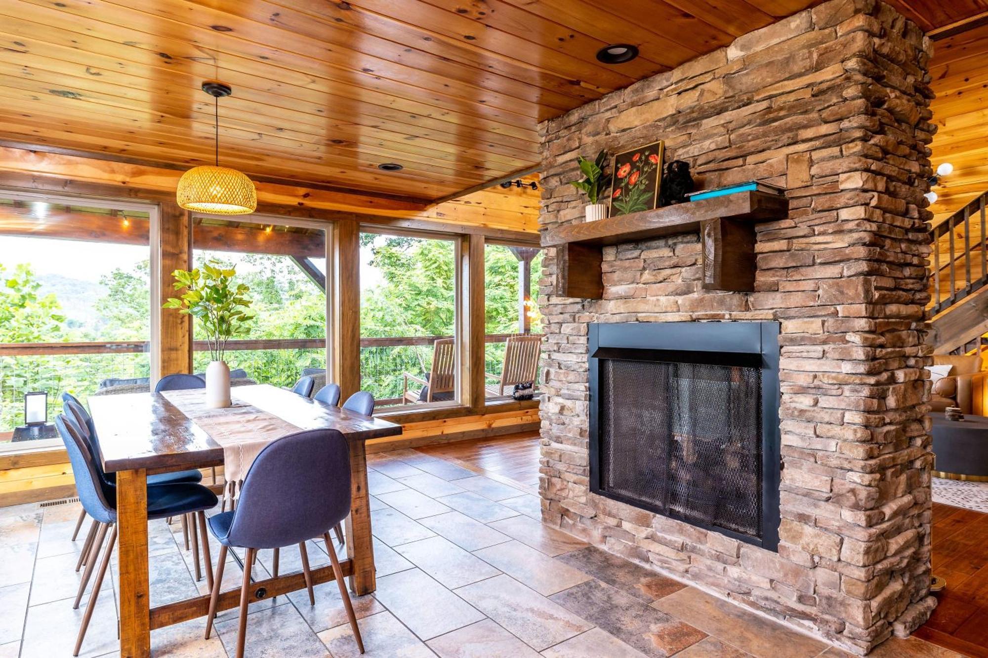 The Solstice - Amenities Galore Mountain Retreat Гетлинбург Екстериор снимка